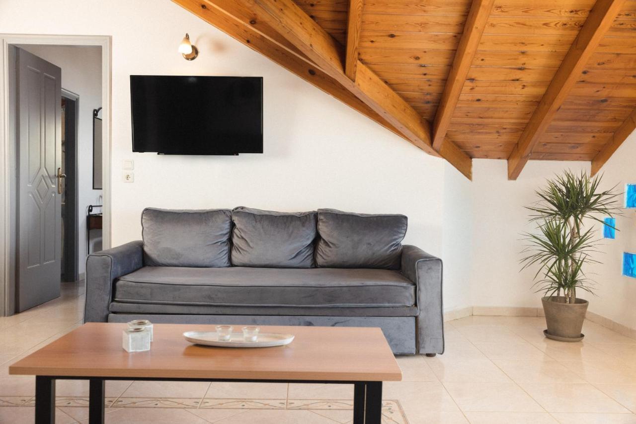 George Beachfront Apartments Литакия Экстерьер фото