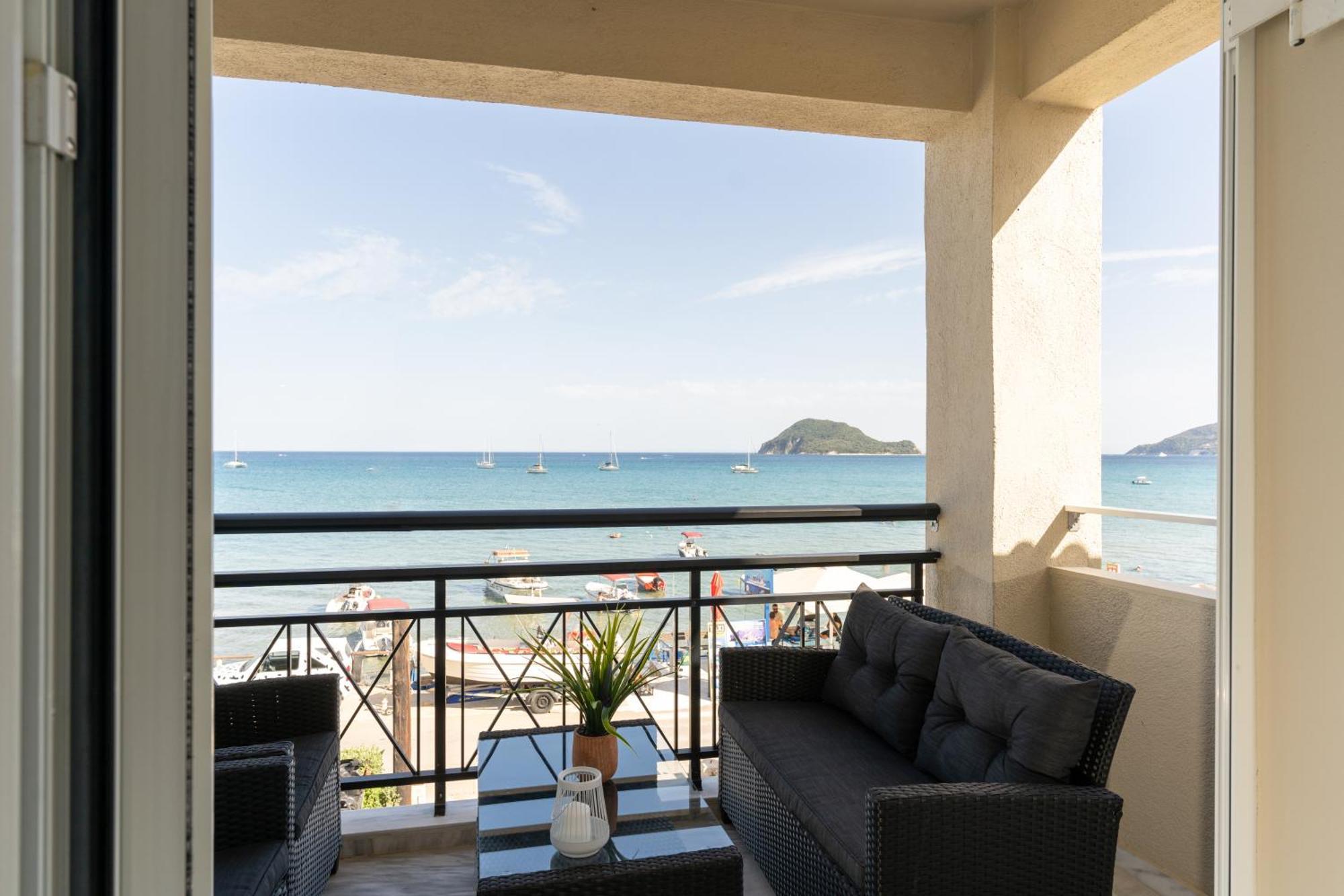 George Beachfront Apartments Литакия Экстерьер фото